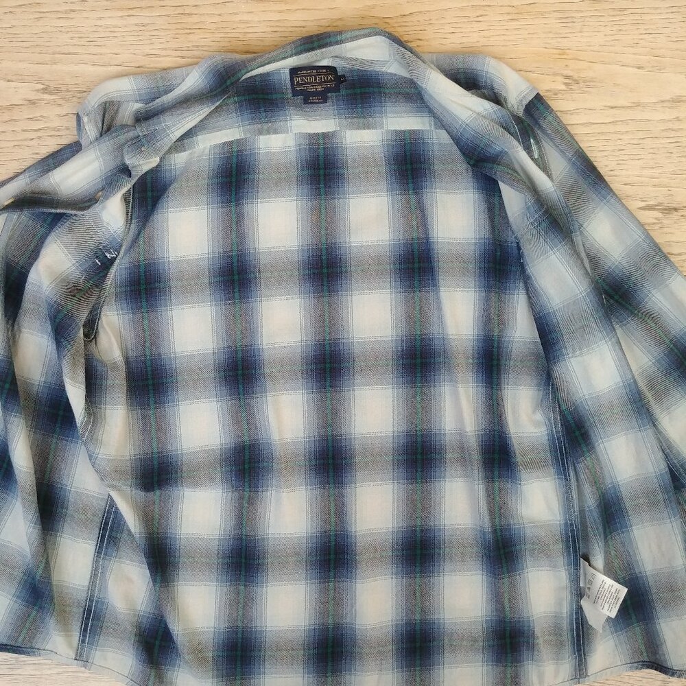 Pendleton Men Medium button down shirt 100% thick sturdy cotton blue plaid - Picture 10 of 14